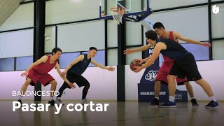 Cómo pasar y cortar  Baloncesto [upl. by Macintosh]