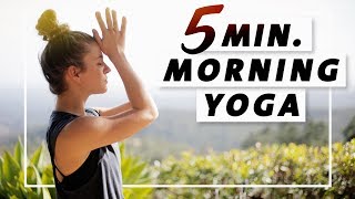 Yoga Sonnengruss Morgenroutine  5 Minuten für jeden Tag [upl. by Teilo]