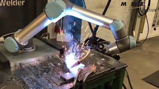 Universal Robot Welding  Mobile Automation [upl. by Ahtekal]