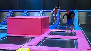 NOZRedakteurin und Funsportler testen den neuen Trampolinpark in Osnabrück [upl. by Ahseiym]