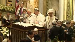 Yom Kippur Finale  Cantor Azi Schwartz at Park Avenue Synagogue 2014 [upl. by Llahsram865]