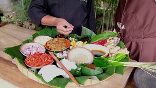 How to make Rendang  Traditional Indonesian Dry Beef Curry Recipe [upl. by Ayanahs532]