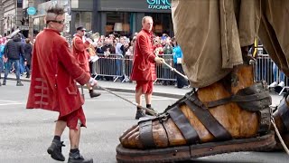 The Giants passing through Castle Street  The Giants of Royal de Luxe Liverpool 2018 [upl. by Lertnek984]