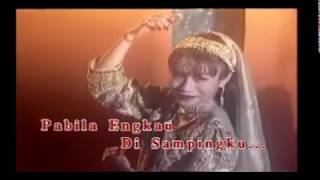 AMELINA amp SHEEDA  Secangkir Madu Merah KARAOKE [upl. by Assirehc]