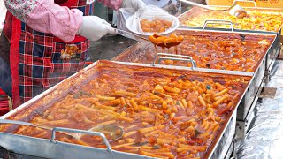 떡볶이 판만 3개 quot쌀떡 밀떡 우린 다있어quot 줄서서 먹는 시장 분식집  spicy rice cake quotTteokbokkiquot  korean street food [upl. by Eynobe]