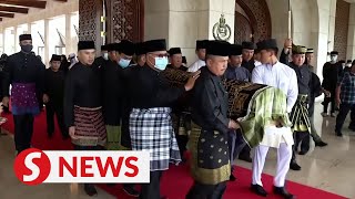 Brunei buries Prince Azim son of Sultan Hassanal Bolkiah [upl. by Thora]