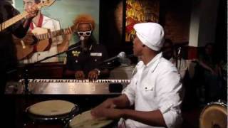 Unforgettable Live Performance Pedrito Martinez Group  La Luna  La Luna Live New Yorkmp4 [upl. by Wendin262]