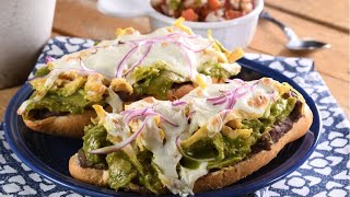 Molletes con Chilaquiles Verdes [upl. by Adaynek]