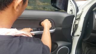 Jeff tan tutorial  suzuki grand vitara  front door panel removal [upl. by Suhpesoj]