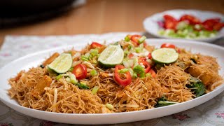 Bihun Goreng Resepi Mak Che Nom [upl. by Wilma]