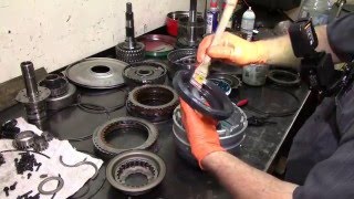 45RFE Automatic Transmission  Part 2  Assembly in Spanish  Ensamblar [upl. by Esidnak324]