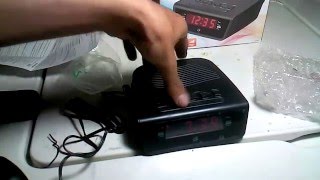 Unboxing amp Simple Review Of The GPX Dual Alarm Clock Radio PLL C224B [upl. by Restivo]