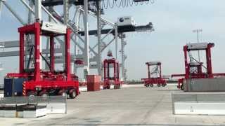 Kalmar automated straddle carriers at TraPac Los Angeles [upl. by Chapell572]