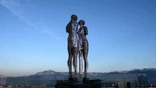 Ali and Nino Man and Woman the Statue of Love sculpture in Georgia [upl. by Oibesue]