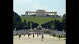 Mozart  Symphony No 38 in D K 504 complete Prague [upl. by Renata]