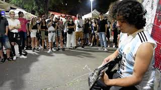 MUJER AMANTE  Rata Blanca  Amazing guitar performance in Buenos Aires streets  Cover [upl. by Osborne]