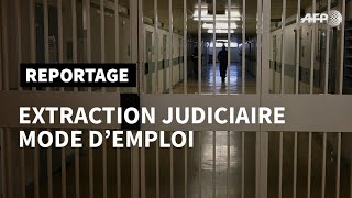 De la prison au tribunal comment est escorté un détenu  AFP News [upl. by Nywrad]